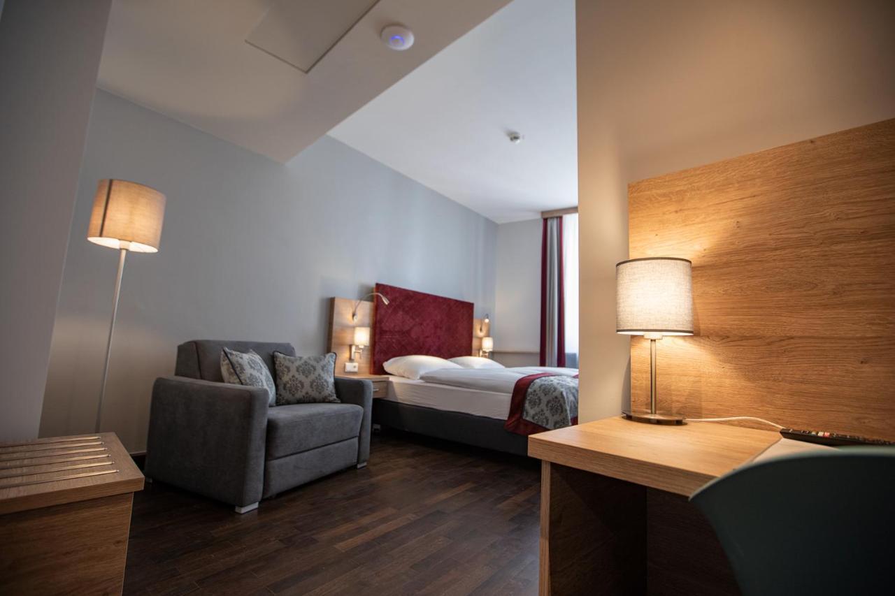 Hotel Elefant Family Business