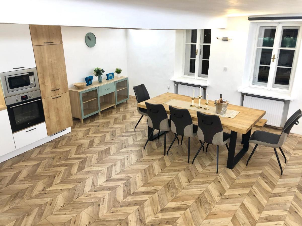 Exclusive Giselakai Apartment