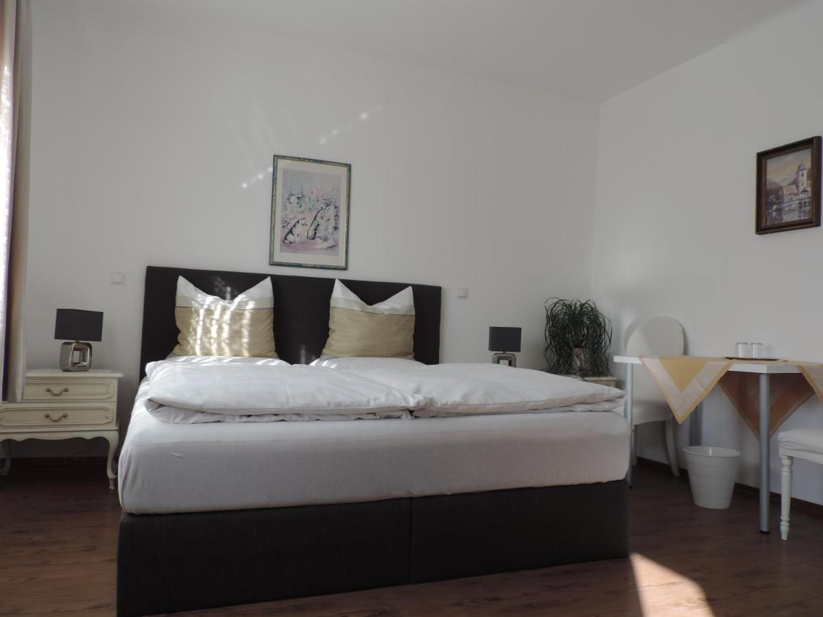 Guest house Am Eschenbach 2*