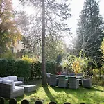 Family Wellhouse Green Garden Direct In Salzburg, Sunny Big Garden, Up To 16 Pax, Bikes For Free, Bbq, Sunbeds, Parking For Free, 15 Min Sound Of Music