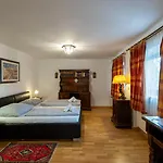 Grossraumappartement Mit Gartenterrasse