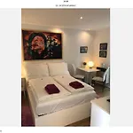 Lisa Apartment
