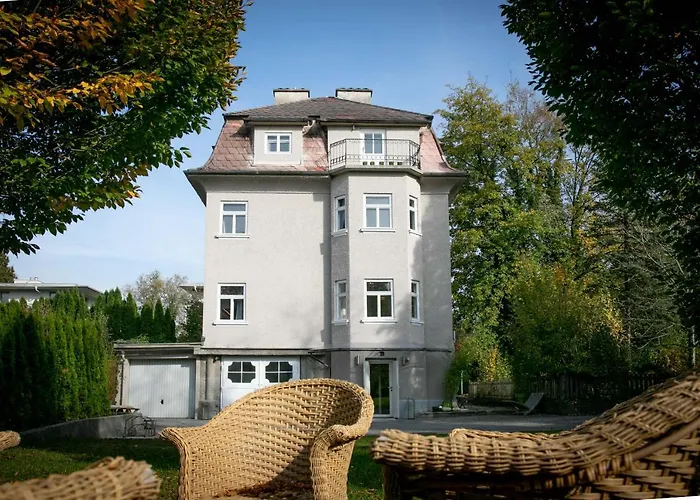 Family Wellhouse Green Garden Direct In Salzburg, Sunny Big Garden, Up To 16 Pax, Bikes For Free, Bbq, Sunbeds, Parking For Free, 15 Min Sound Of Music