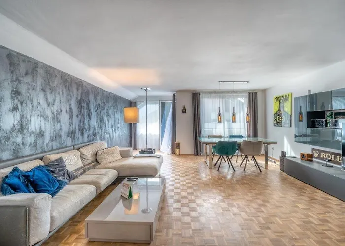 Dachgeschosswohnung Mit Bergpanorama