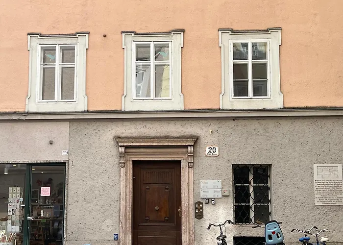 One-Room \