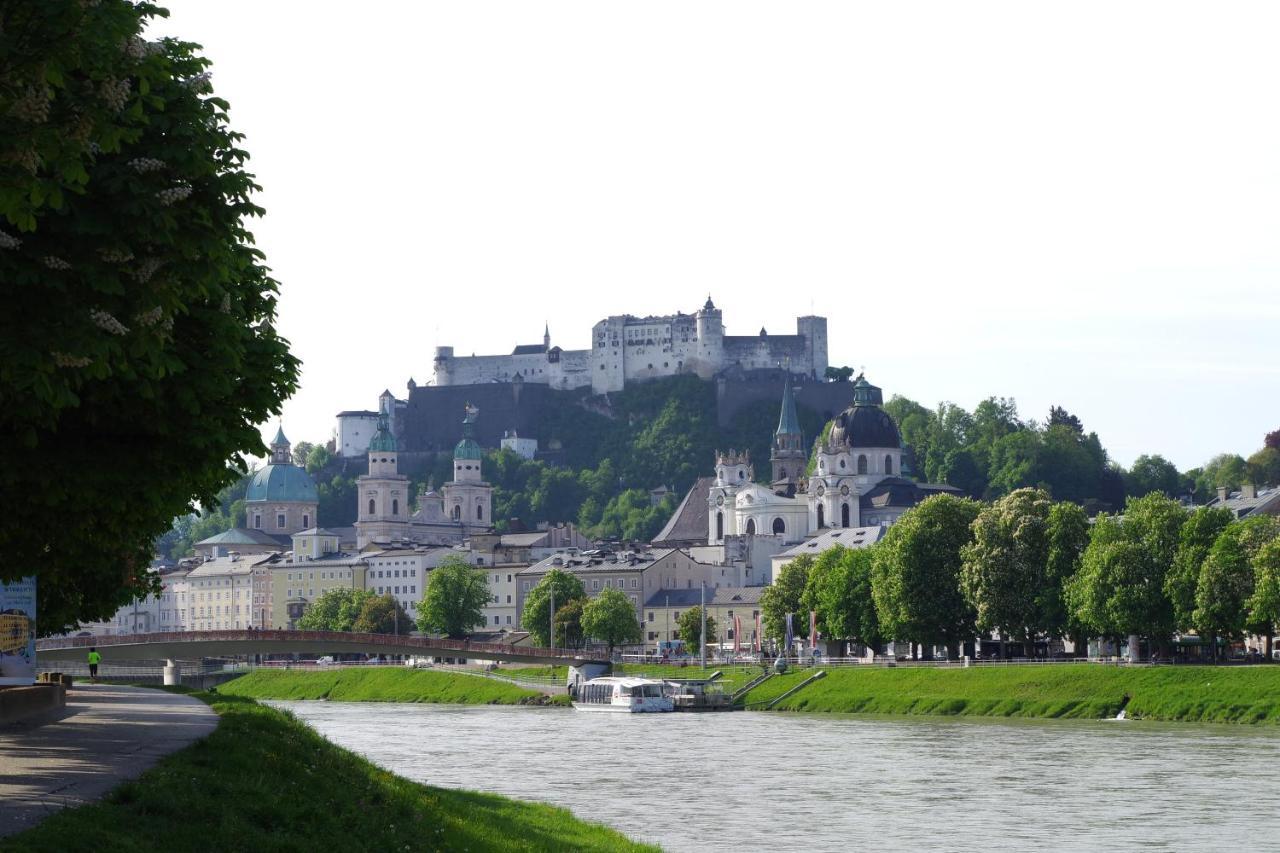 Hostel Sishaus - View At Mozarts Salzburg