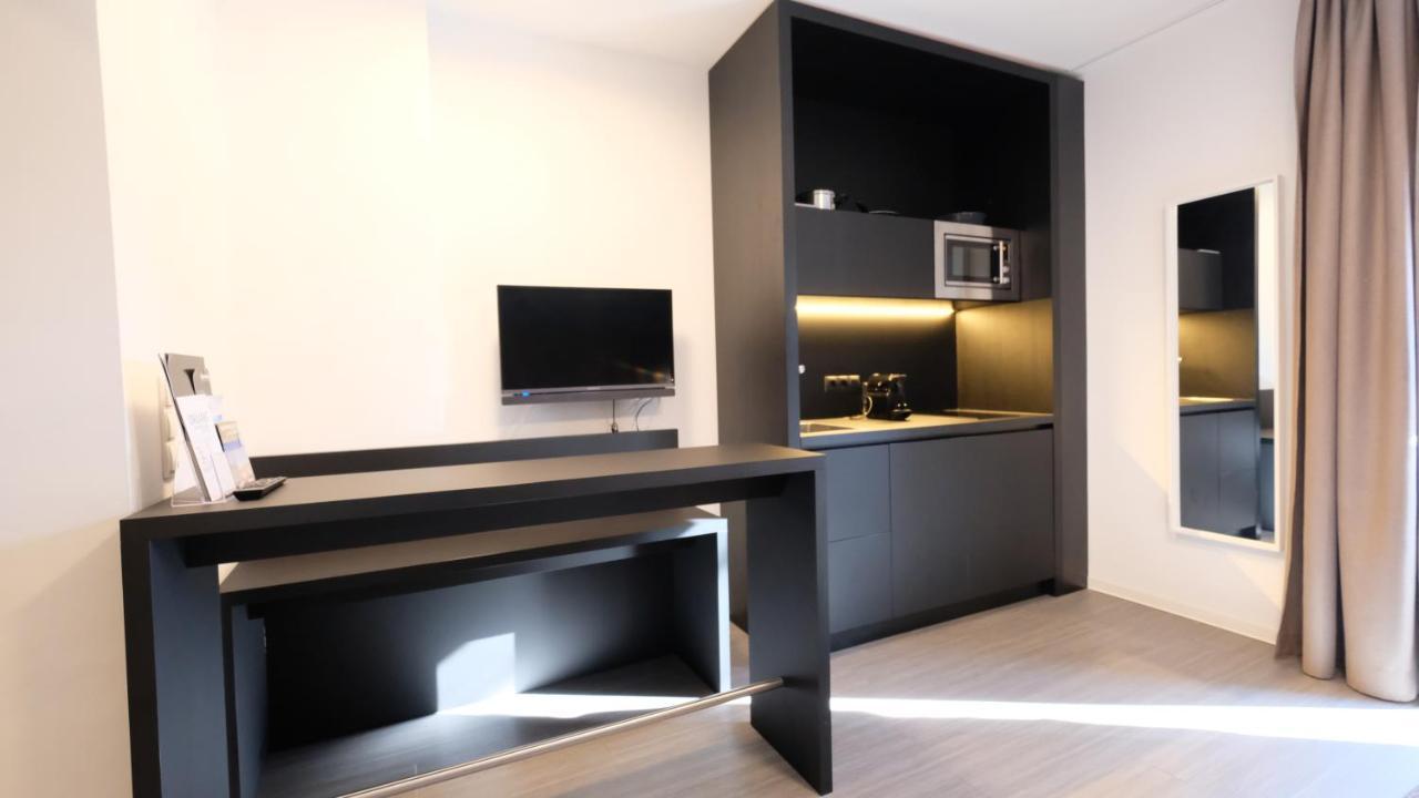 Blackhome I Contactless Check-in Aparthotel 3*