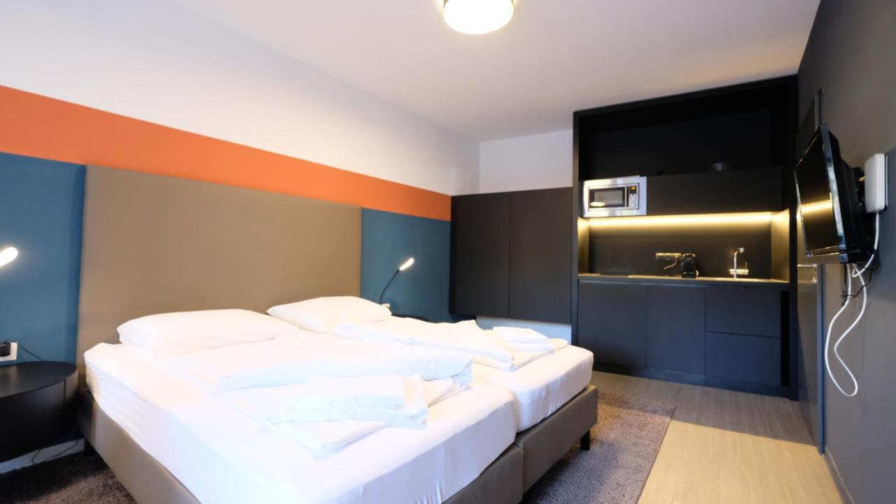 Aparthotel Blackhome I Contactless Check-in 3*