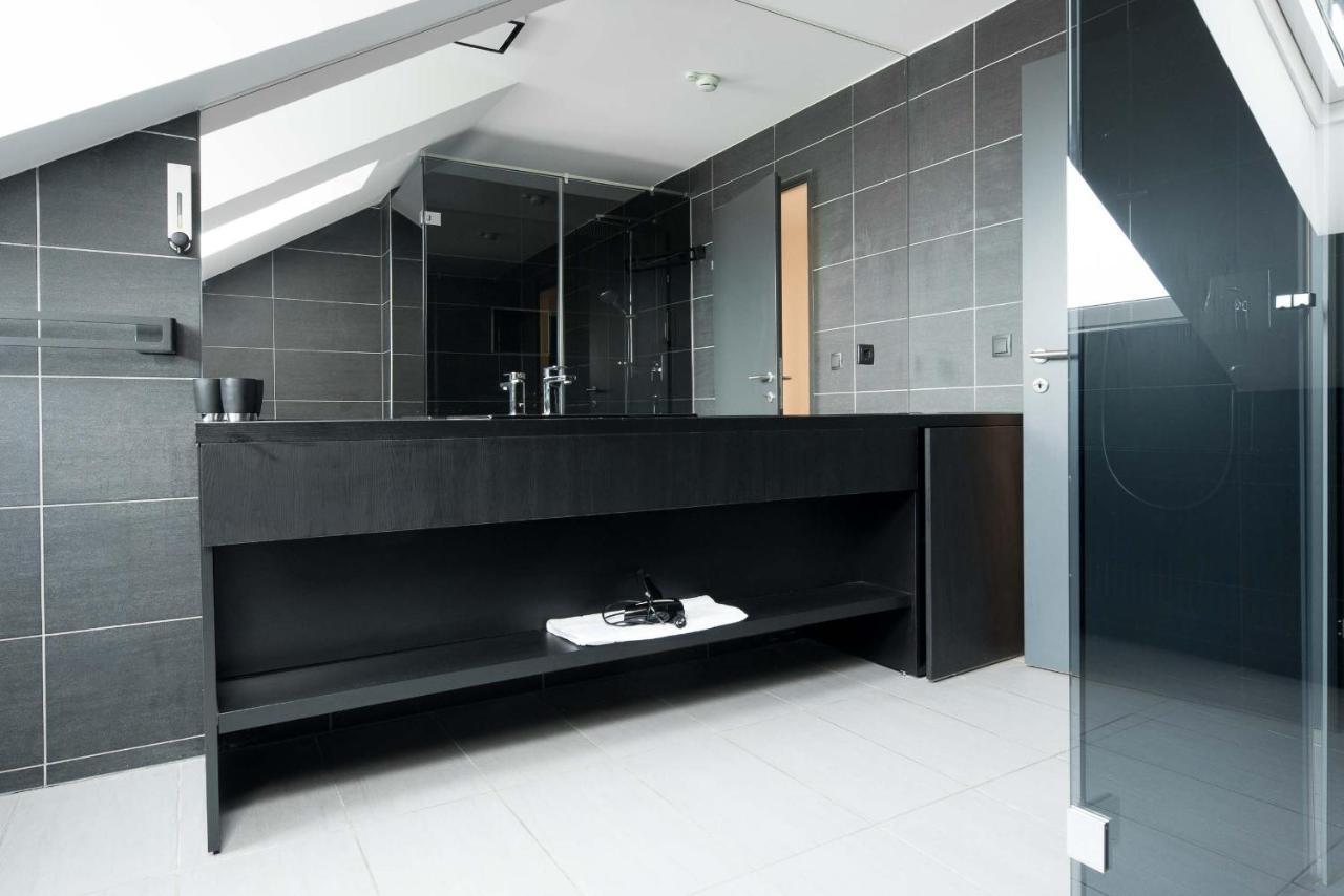Blackhome I Contactless Check-in Aparthotel