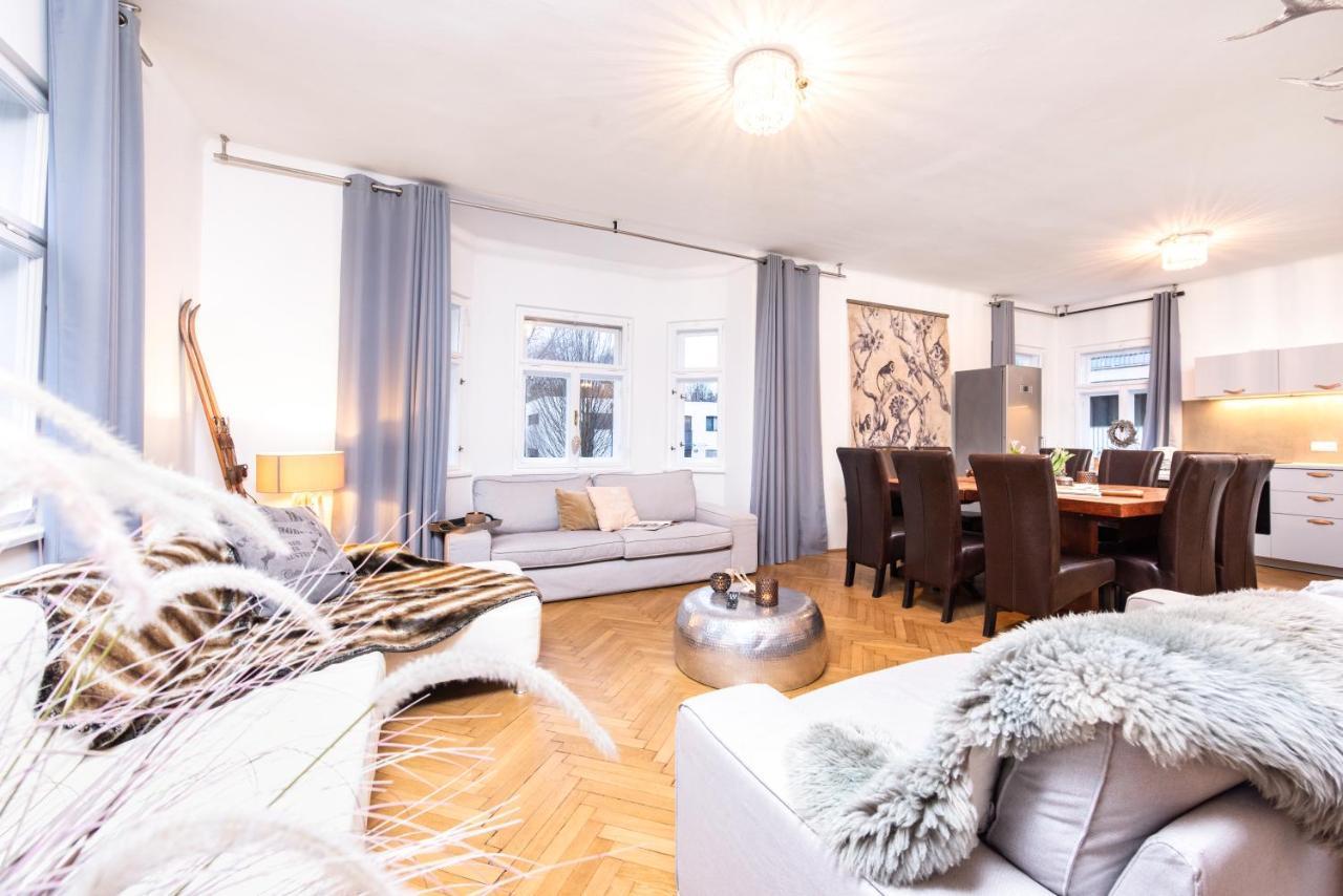 Villa Family Wellhouse Garden Direct In Salzburg, Sunny Big Garden, Up To 16 Pax, Bikes For Free, Bbq, Sunbeds, Parking For Free, 15 Min Sound Of Music