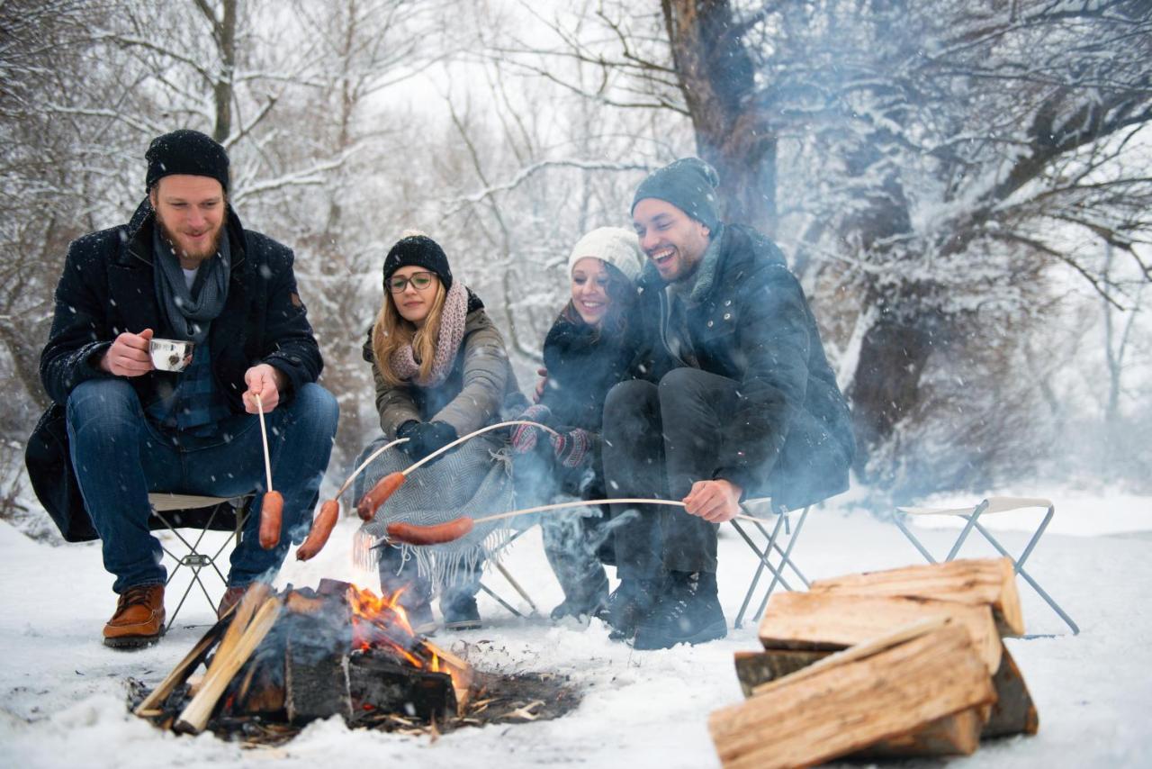 Family Wellhouse Garden Direct In Salzburg, Sunny Big Garden, Up To 16 Pax, Bikes For Free, Bbq, Sunbeds, Parking For Free, 15 Min Sound Of Music Villa