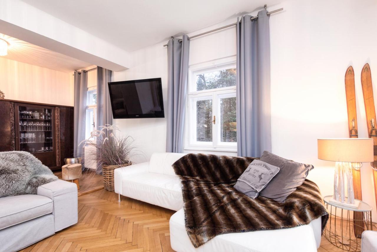 Family Wellhouse Garden Direct In Salzburg, Sunny Big Garden, Up To 16 Pax, Bikes For Free, Bbq, Sunbeds, Parking For Free, 15 Min Sound Of Music * Salzburg