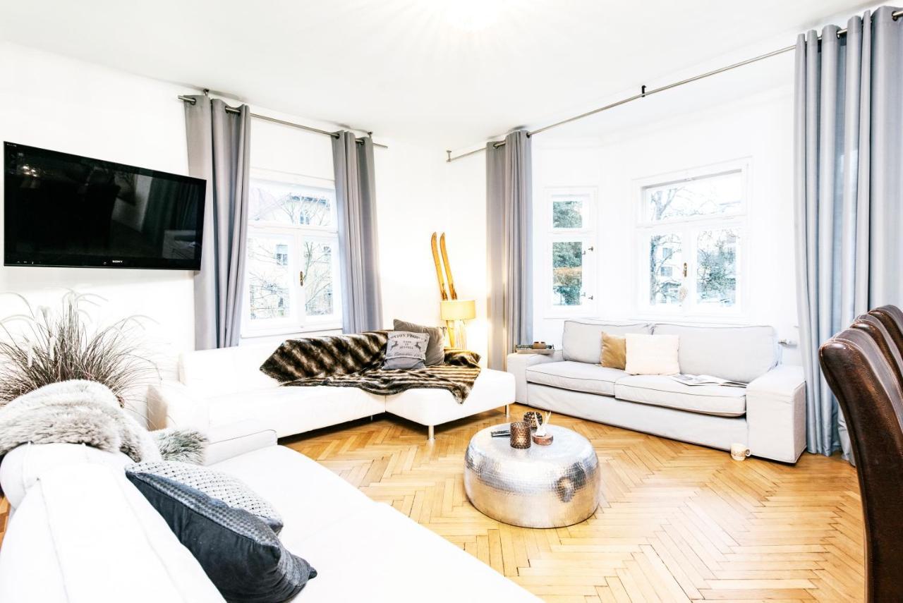 Family Wellhouse Garden Direct In Salzburg, Sunny Big Garden, Up To 16 Pax, Bikes For Free, Bbq, Sunbeds, Parking For Free, 15 Min Sound Of Music Salzburg