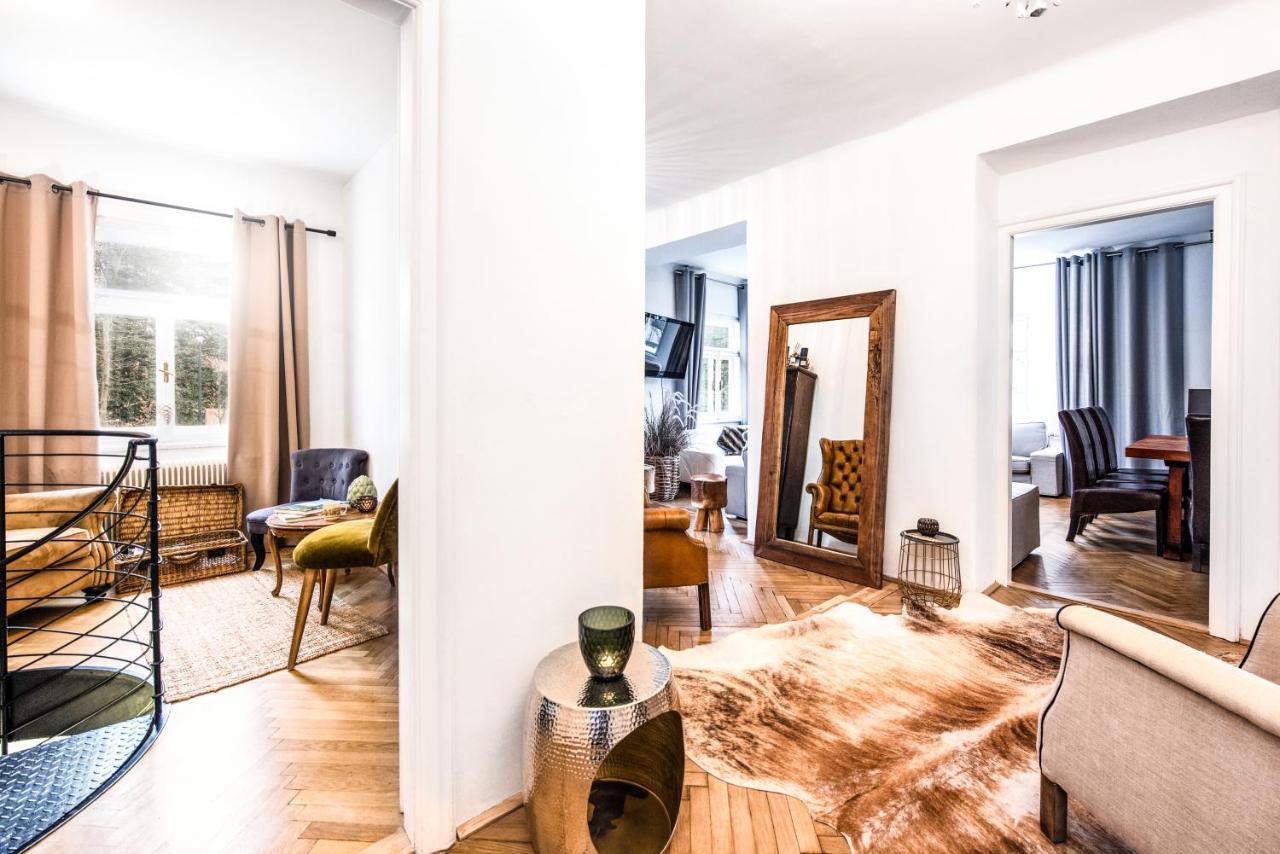 Villa Family Wellhouse Garden Direct In Salzburg, Sunny Big Garden, Up To 16 Pax, Bikes For Free, Bbq, Sunbeds, Parking For Free, 15 Min Sound Of Music *