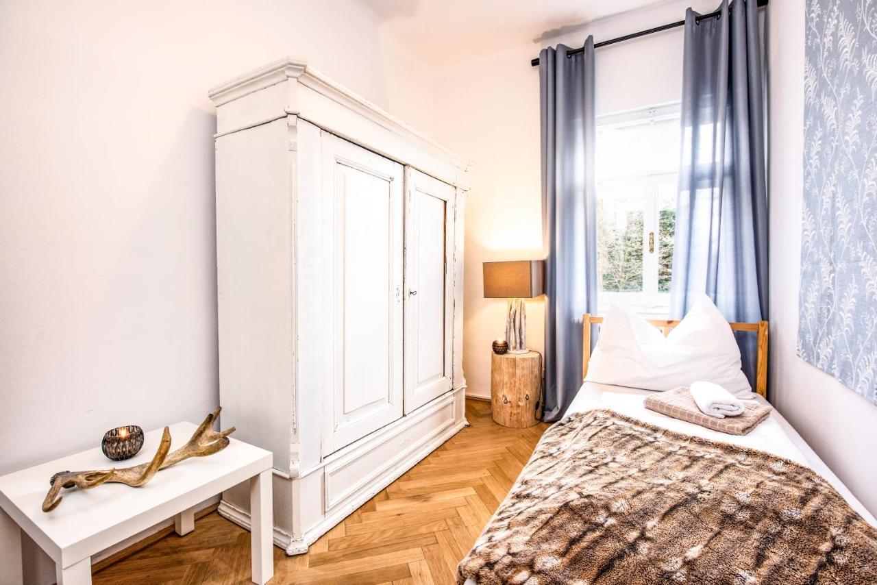 Family Wellhouse Garden Direct In Salzburg, Sunny Big Garden, Up To 16 Pax, Bikes For Free, Bbq, Sunbeds, Parking For Free, 15 Min Sound Of Music Villa