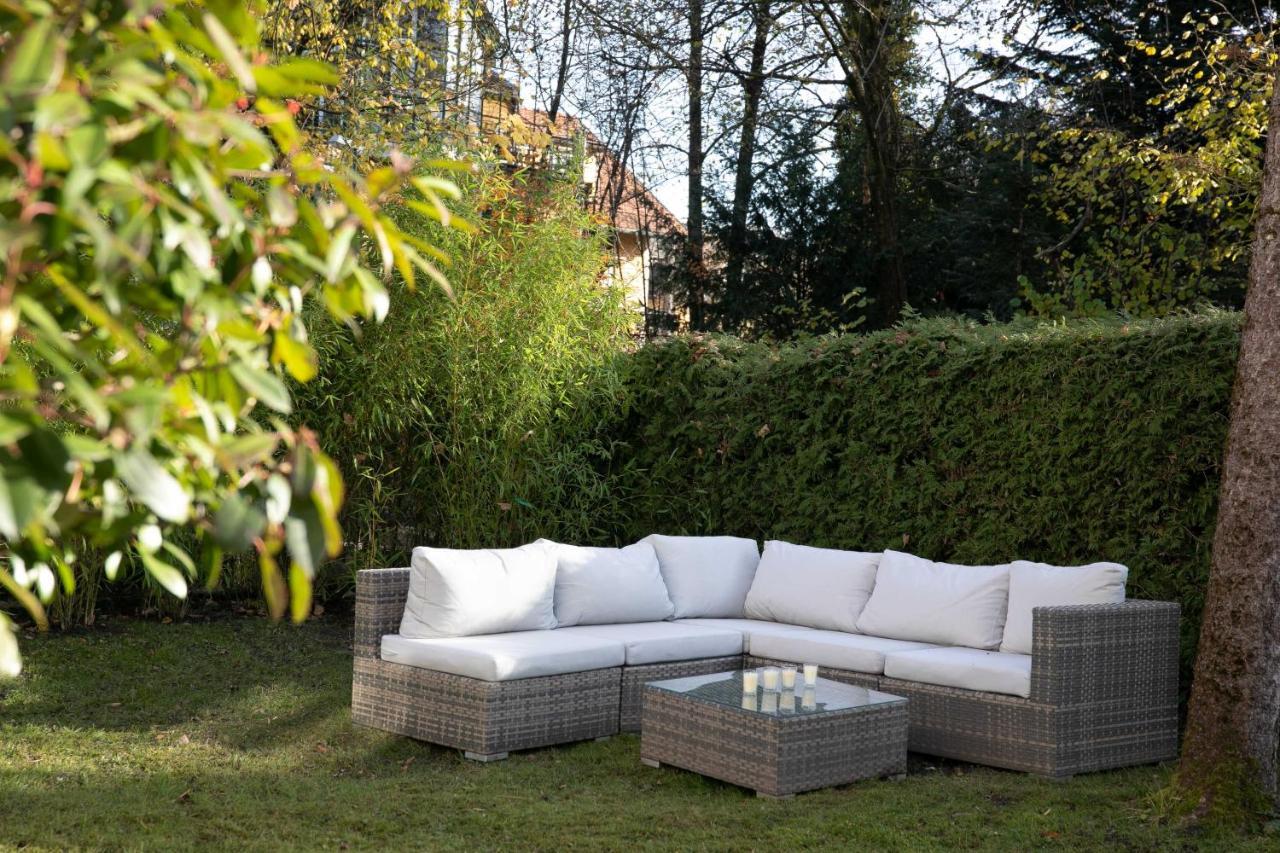 Villa Family Wellhouse Garden Direct In Salzburg, Sunny Big Garden, Up To 16 Pax, Bikes For Free, Bbq, Sunbeds, Parking For Free, 15 Min Sound Of Music *