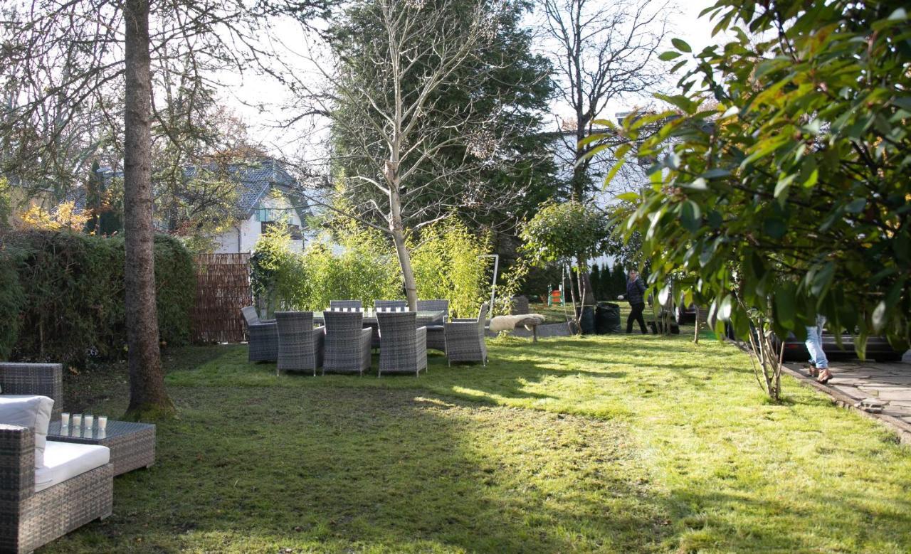 Family Wellhouse Garden Direct In Salzburg, Sunny Big Garden, Up To 16 Pax, Bikes For Free, Bbq, Sunbeds, Parking For Free, 15 Min Sound Of Music Villa