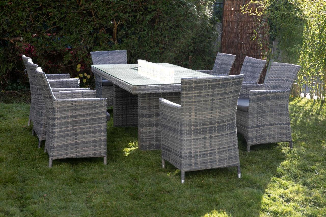 Family Wellhouse Garden Direct In Salzburg, Sunny Big Garden, Up To 16 Pax, Bikes For Free, Bbq, Sunbeds, Parking For Free, 15 Min Sound Of Music * Salzburg