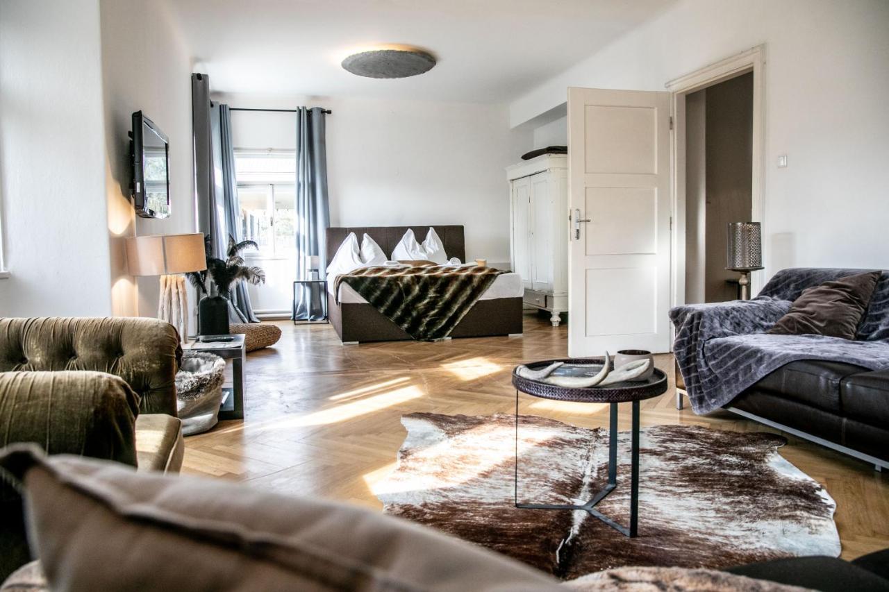 Family Wellhouse Garden Direct In Salzburg, Sunny Big Garden, Up To 16 Pax, Bikes For Free, Bbq, Sunbeds, Parking For Free, 15 Min Sound Of Music Salzburg