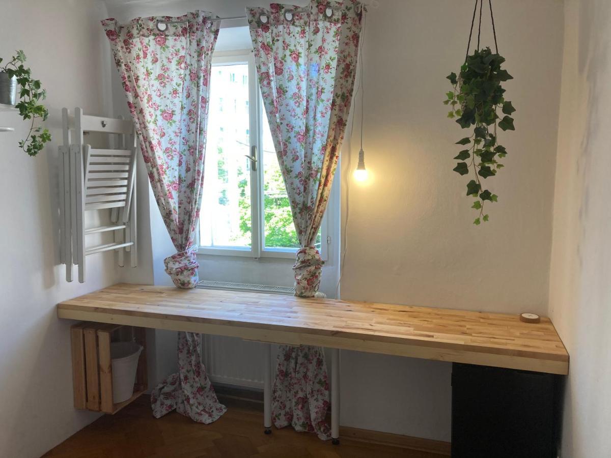 Sishaus - View At Mozarts Hostel Salzburg