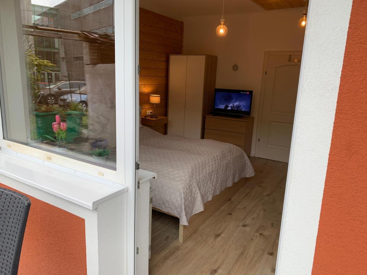 Book-A-Room Salzburg Apartment 5-6-7-8 *