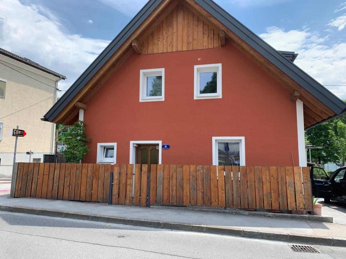 Book-A-Room Salzburg Apartment 5-6-7-8 Holiday home *