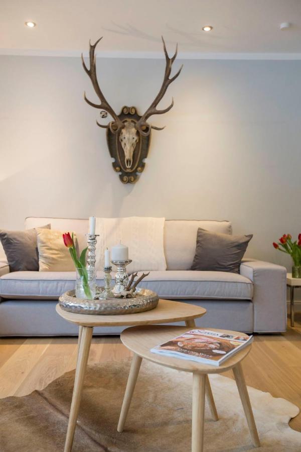 Family Wellhouse Garden Direct In Salzburg, Sunny Big Garden, Up To 16 Pax, Bikes For Free, Bbq, Sunbeds, Parking For Free, 15 Min Sound Of Music * Salzburg