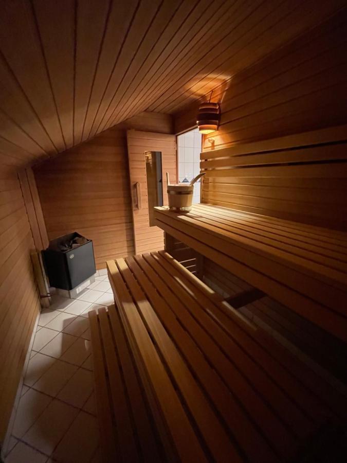 Undertheroof At