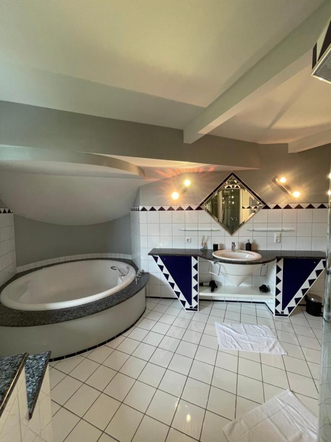 Undertheroof At Apartment *