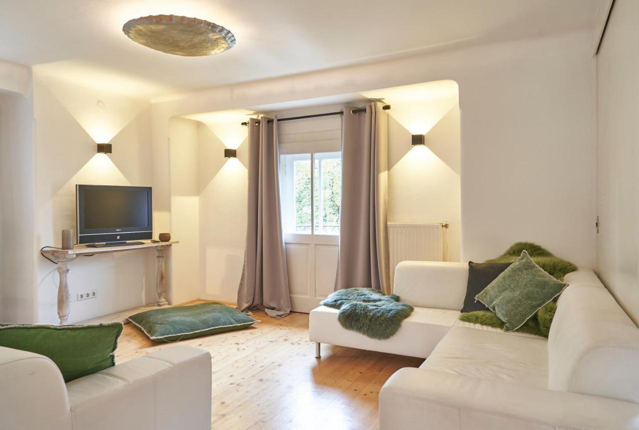 Family Wellhouse Garden Direct In Salzburg, Sunny Big Garden, Up To 16 Pax, Bikes For Free, Bbq, Sunbeds, Parking For Free, 15 Min Sound Of Music * Salzburg