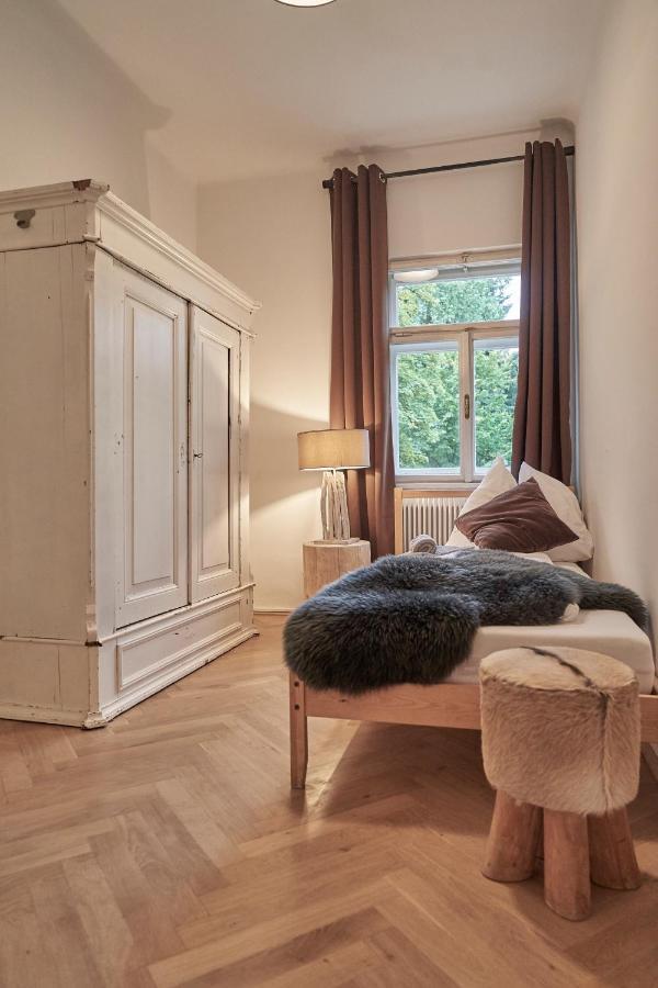 Family Wellhouse Garden Direct In Salzburg, Sunny Big Garden, Up To 16 Pax, Bikes For Free, Bbq, Sunbeds, Parking For Free, 15 Min Sound Of Music Villa Salzburg