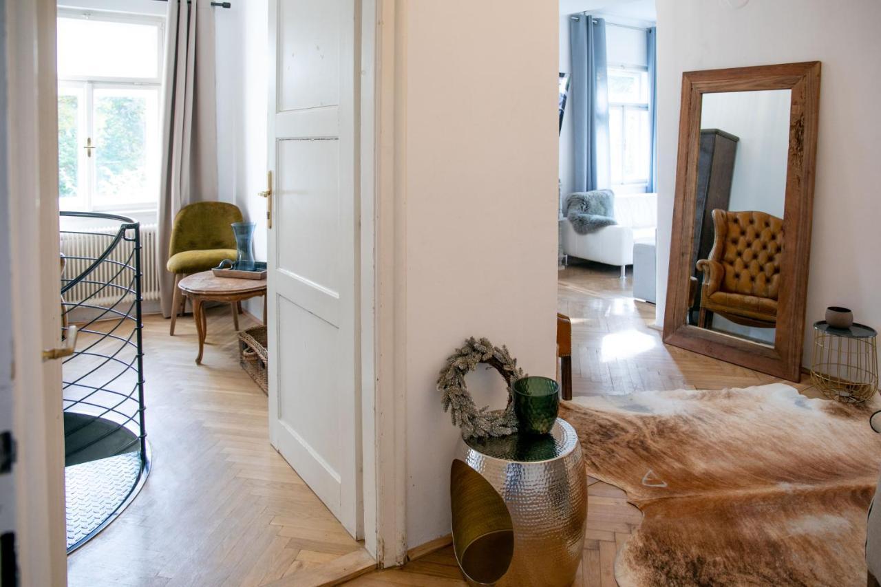 Family Wellhouse Garden Direct In Salzburg, Sunny Big Garden, Up To 16 Pax, Bikes For Free, Bbq, Sunbeds, Parking For Free, 15 Min Sound Of Music * Salzburg