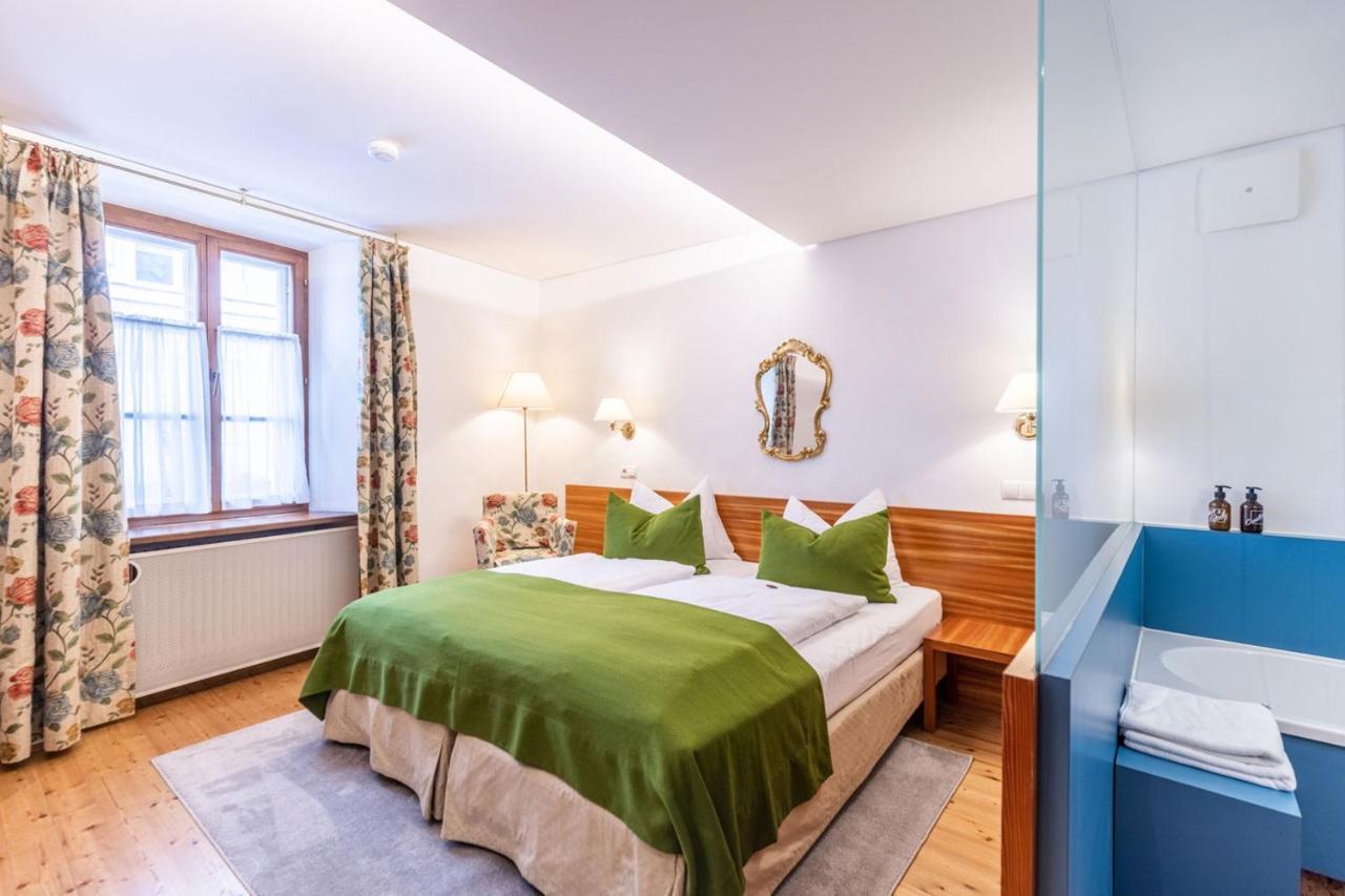 Wolf Hotel 4*