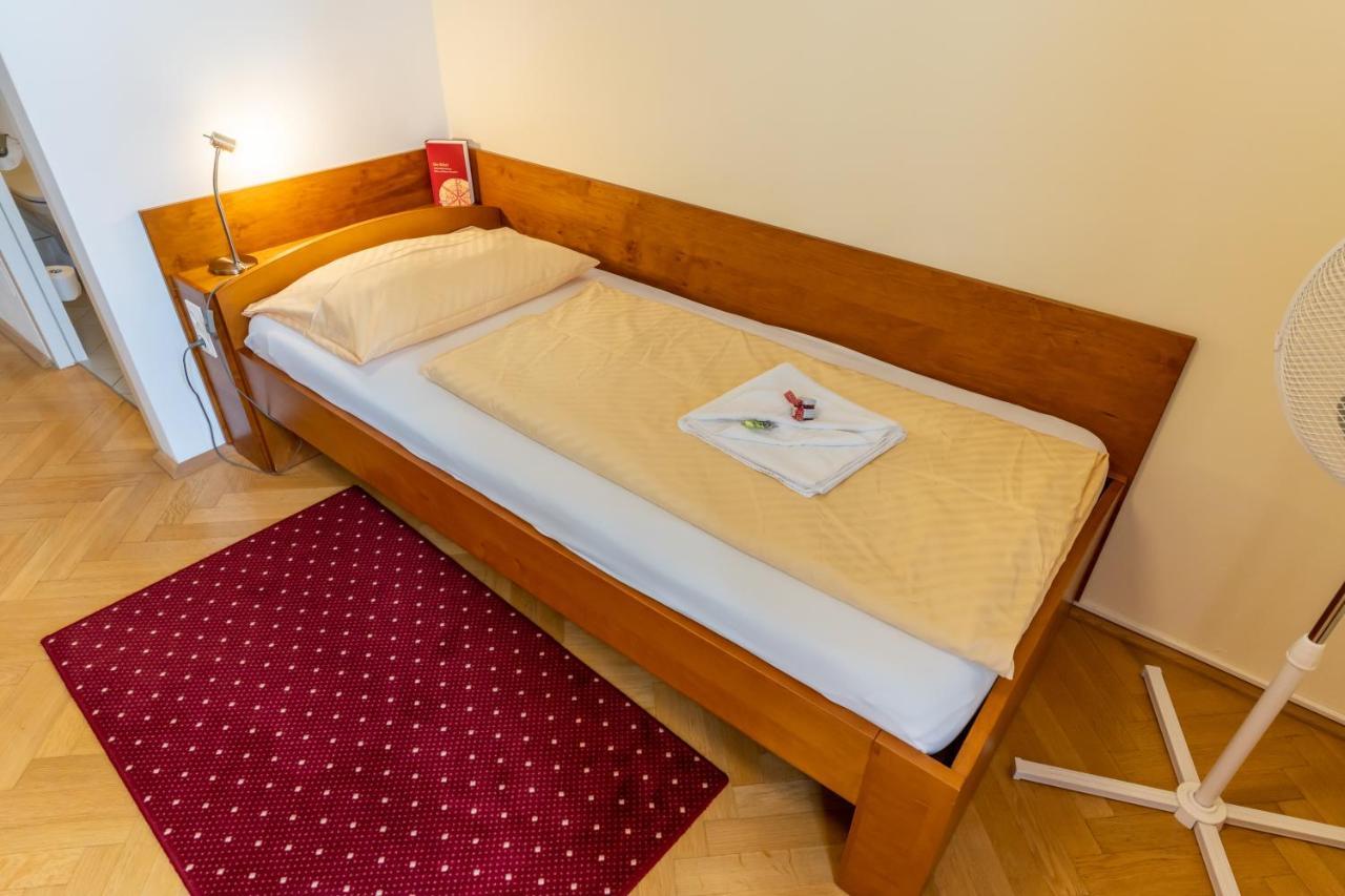 Guest house Gastehaus Im Priesterseminar 3*