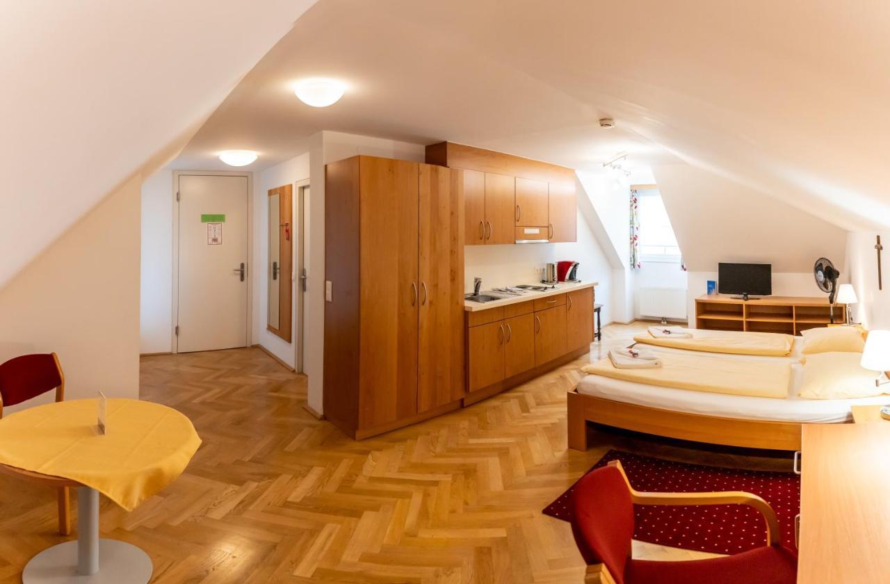 Gastehaus Im Priesterseminar Guest house Salzburg