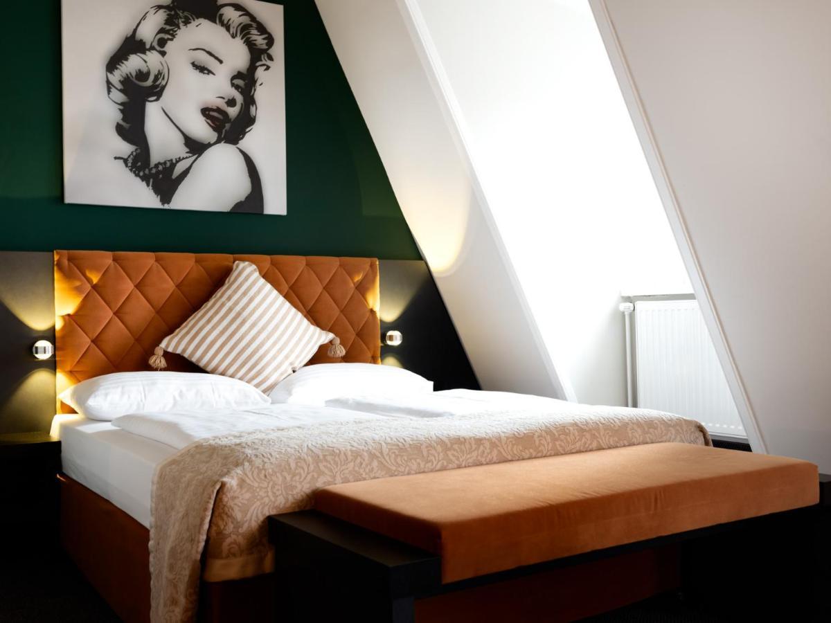 Carlton - Adults Only Hotel