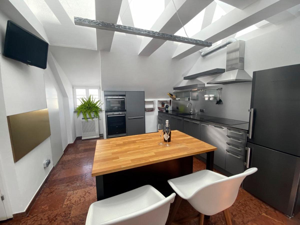 Ultimate Concierge Serviced Private Penthouse Apartment, In Altstadt Salzburg