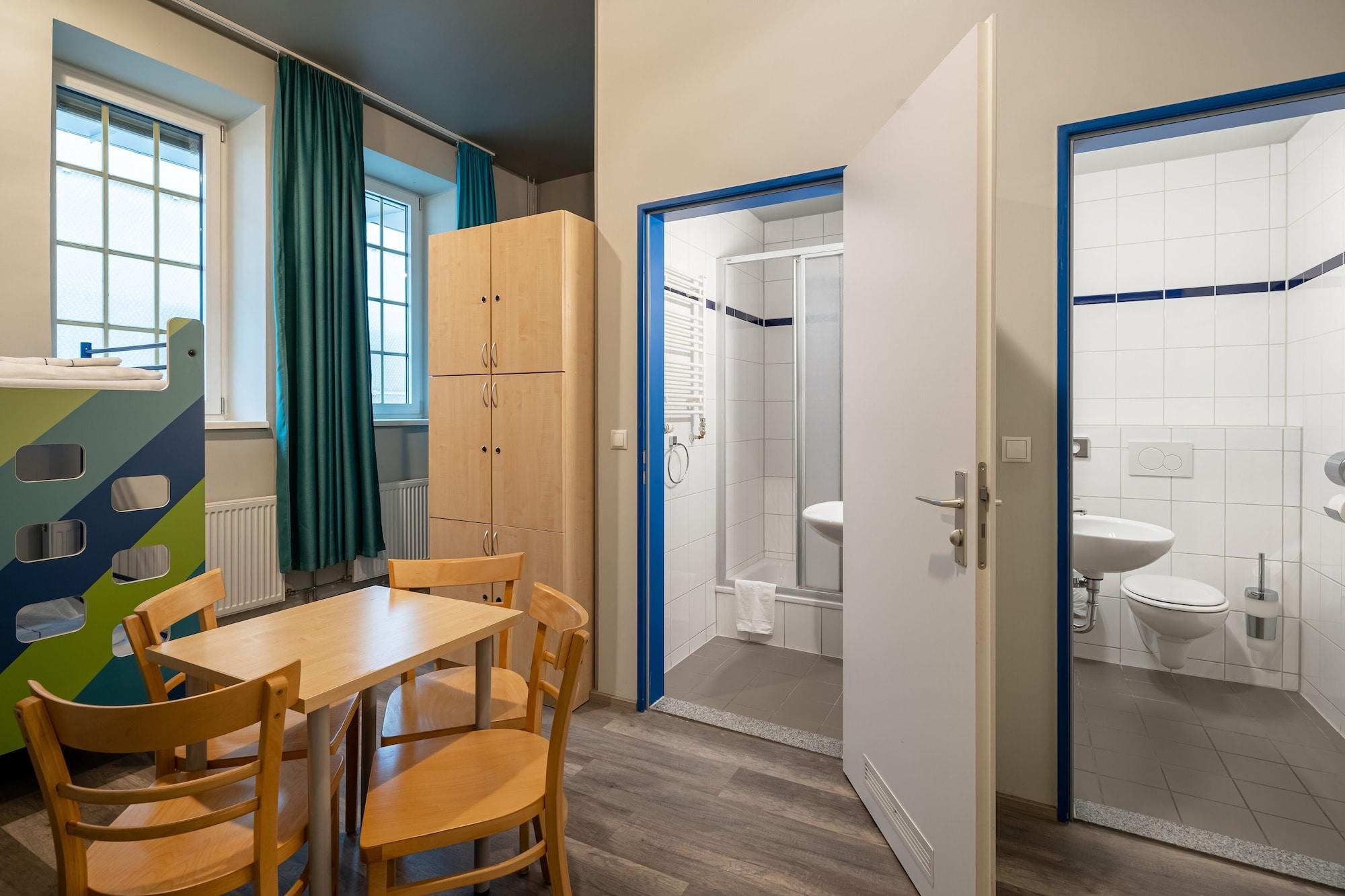 A&O Salzburg Hauptbahnhof Hostel *
