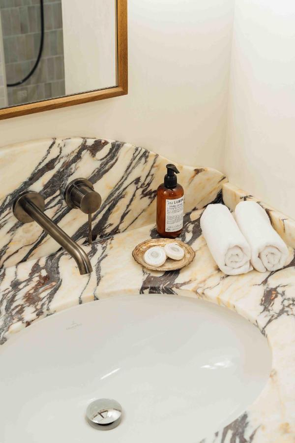 Clemonte - Your Reception-less Boutique Hideaway *