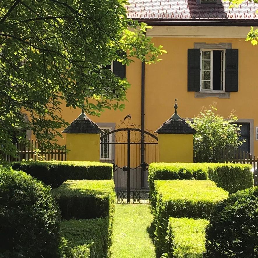 Schloss Mit Eigenem Garten & Parkplatz * Salzburg
