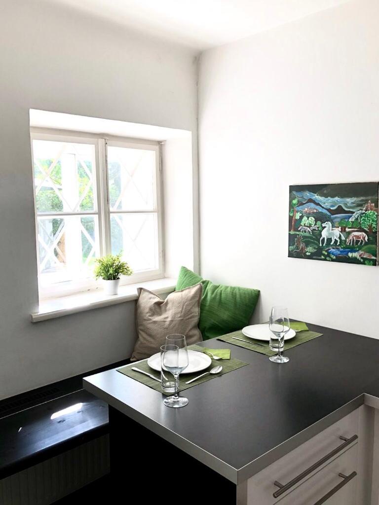 Schloss Mit Eigenem Garten Und Parkplatz G