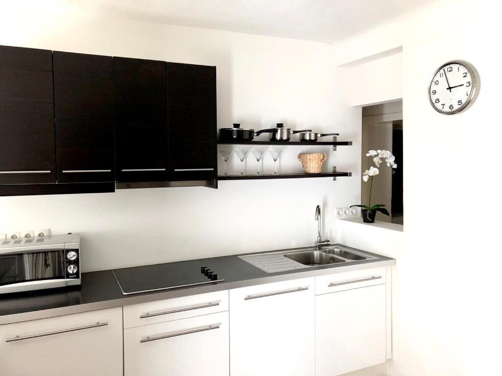 Apartment Schloss Mit Eigenem Garten Und Parkplatz G