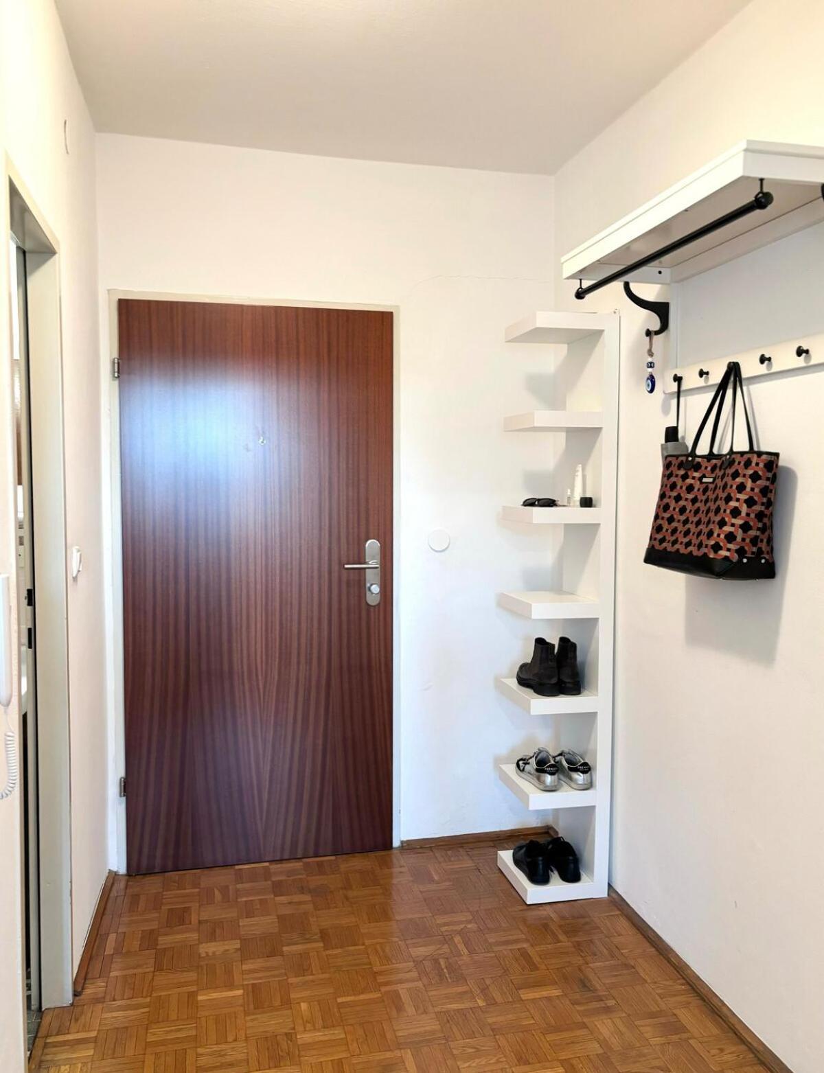Cozy Apartment, Location *