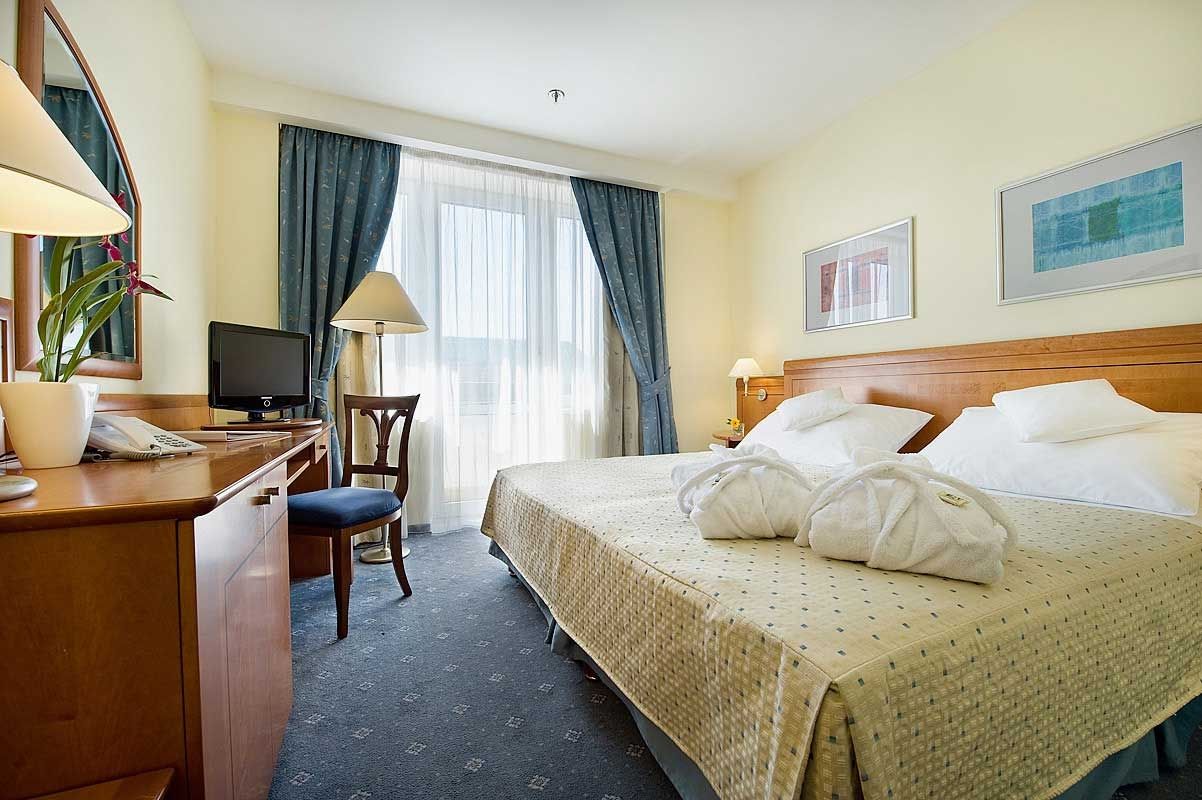 Carlton - Adults Only 4*