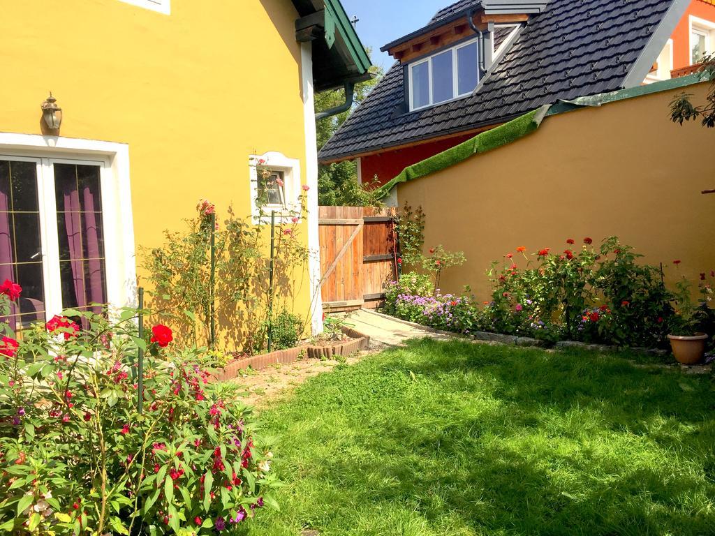 Book-A-Room Salzburg Apartment 5-6-7-8 Holiday home