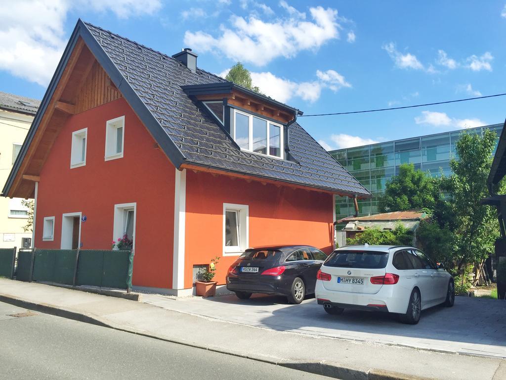 Book-A-Room Salzburg Apartment 5-6-7-8 Holiday home