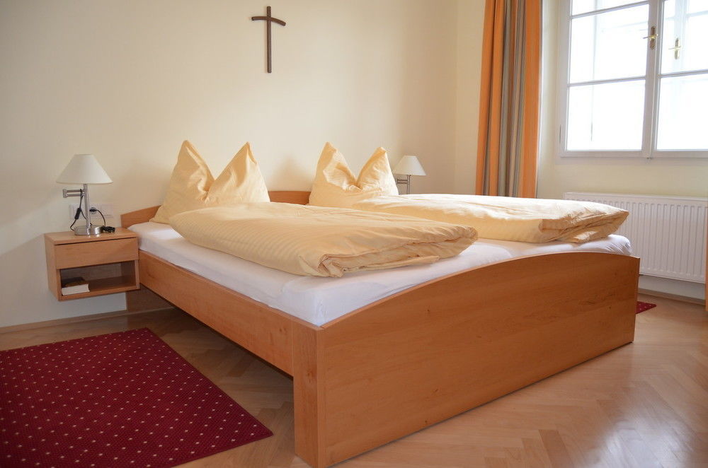 Guest house Gastehaus Im Priesterseminar 3*