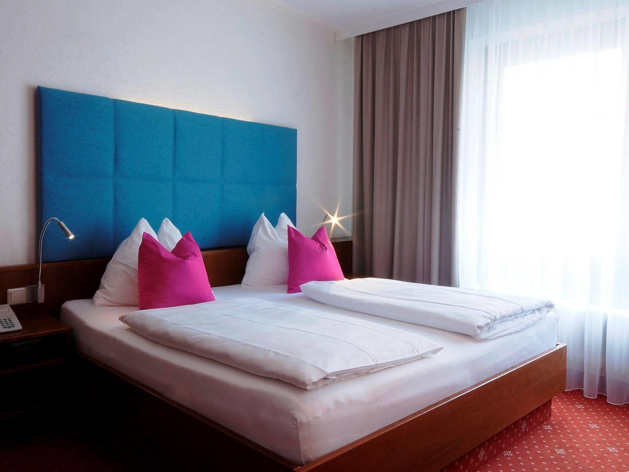 Altstadthotel Weisse Taube Hotel 4*