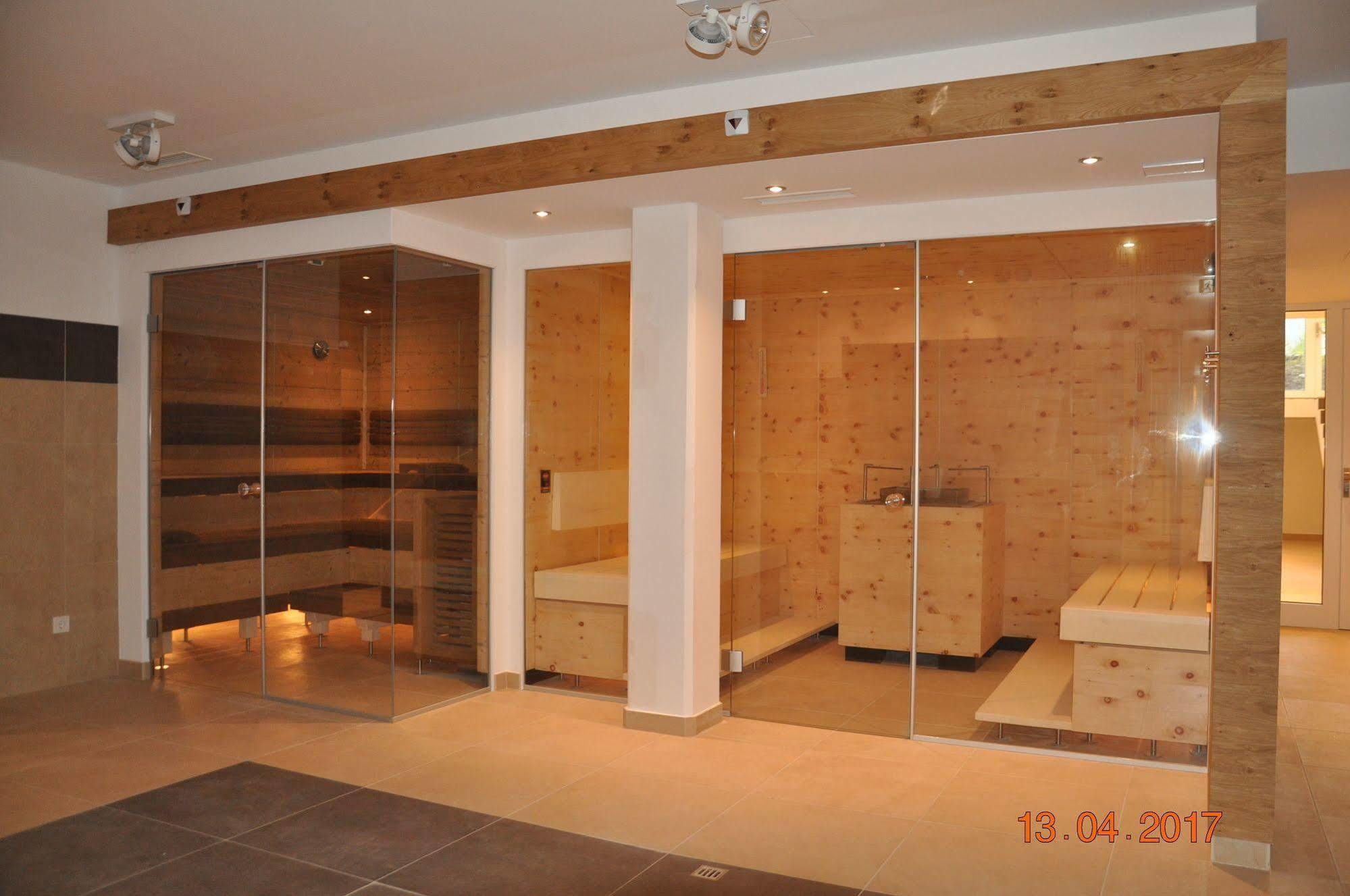 Frauenschuh Garni Hotel 4*