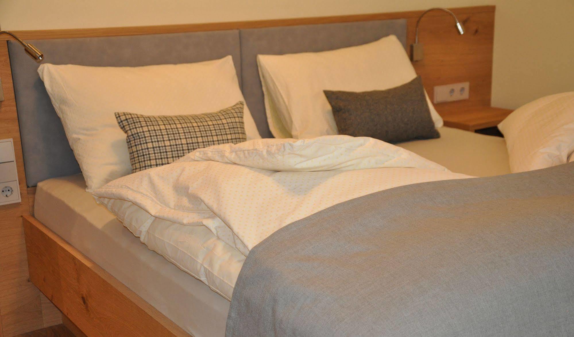 Frauenschuh Garni Hotel 4*